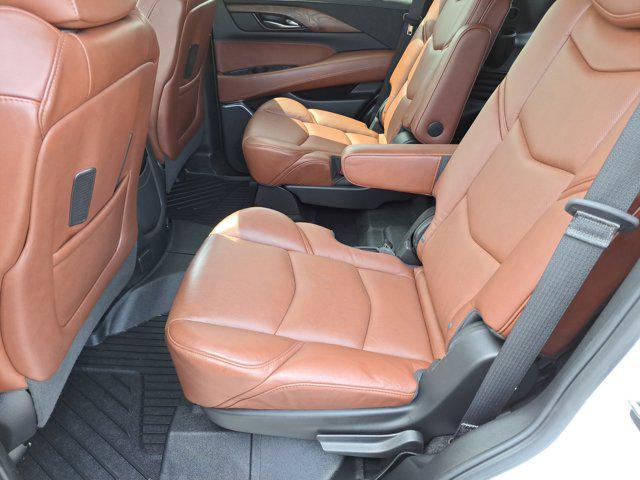 Photo of 2020 Crystal White Tricoat Cadillac Escalade