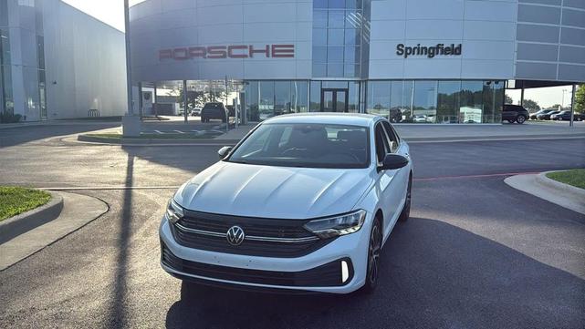 Photo of 2022 Pure White Volkswagen Jetta