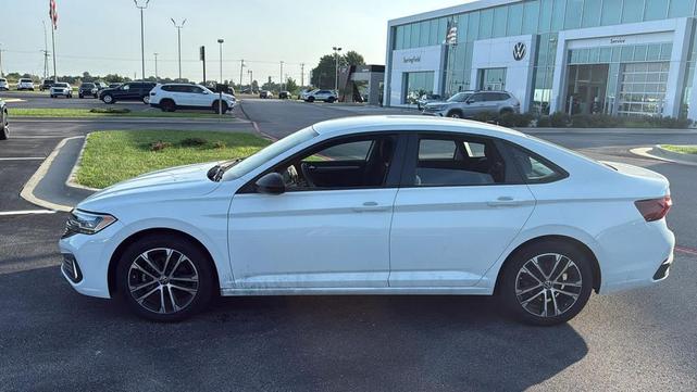 Photo of 2022 Pure White Volkswagen Jetta
