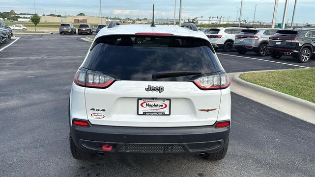 Photo of 2020 Bright White Clearcoat Jeep Cherokee
