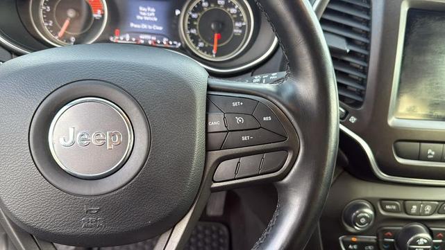 Photo of 2020 Bright White Clearcoat Jeep Cherokee