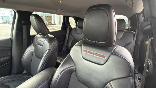 Photo of 2020 Bright White Clearcoat Jeep Cherokee