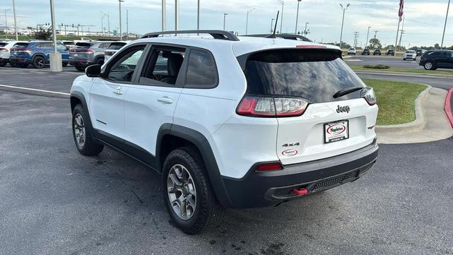 Photo of 2020 Bright White Clearcoat Jeep Cherokee