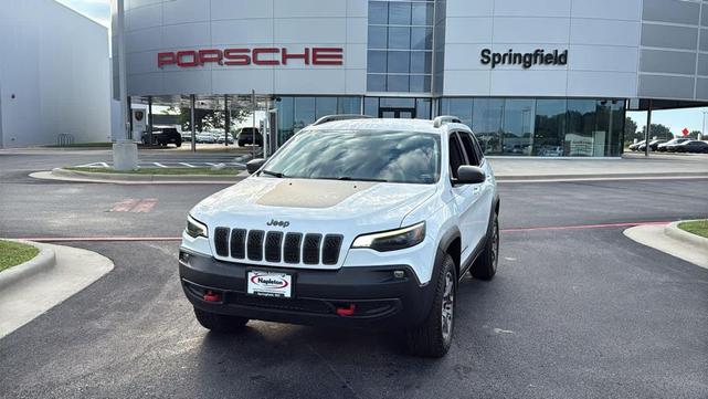 Photo of 2020 Bright White Clearcoat Jeep Cherokee