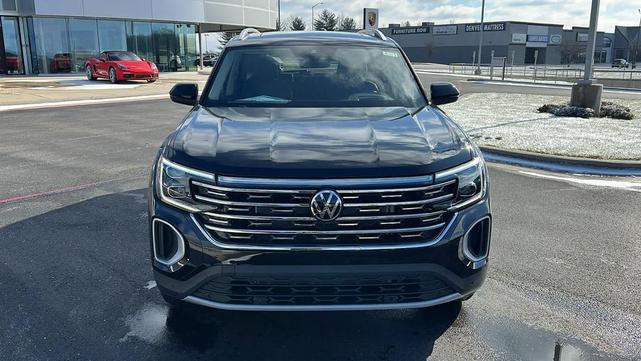 Photo of 2025 Deep Black Pearl Volkswagen Atlas