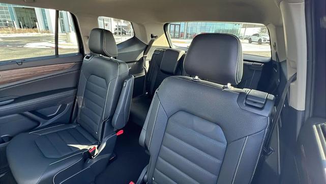 Photo of 2025 Deep Black Pearl Volkswagen Atlas
