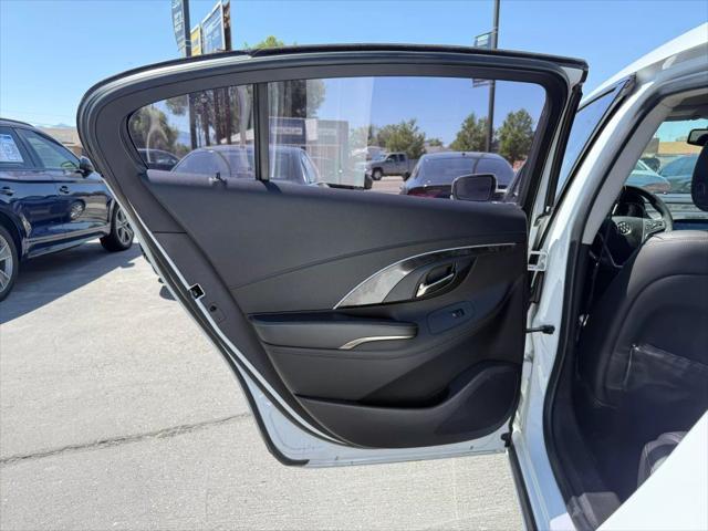 Photo of 2015 White Buick LaCrosse