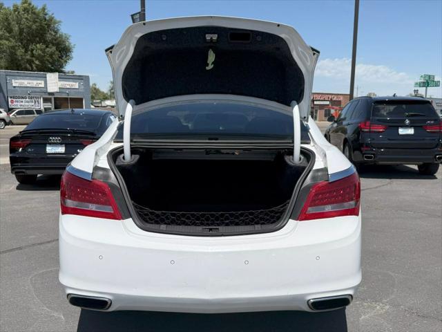 Photo of 2015 White Buick LaCrosse