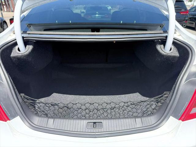 Photo of 2015 White Buick LaCrosse