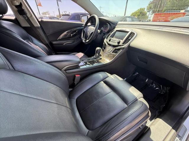 Photo of 2015 White Buick LaCrosse