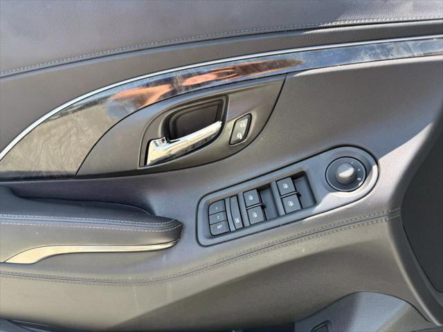 Photo of 2015 White Buick LaCrosse