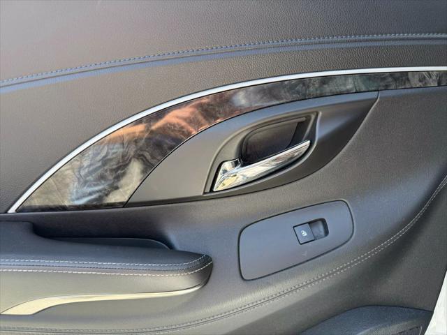 Photo of 2015 White Buick LaCrosse