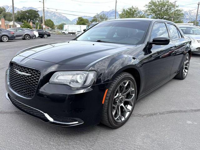 Photo of 2018 Gloss Black Chrysler 300