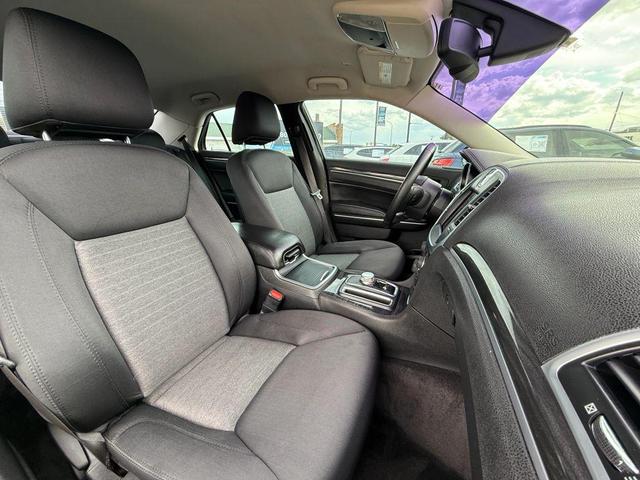 Photo of 2018 Gloss Black Chrysler 300