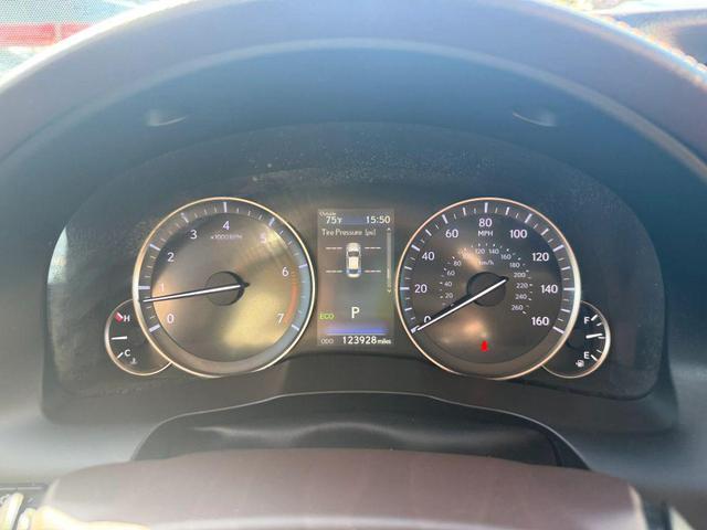 Photo of 2016 Eminent White Pearl Lexus ES 350