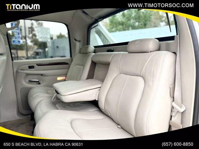 Photo of 2002 Silver Sand Cadillac Escalade EXT