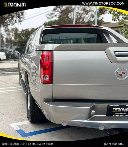 Photo of 2002 Silver Sand Cadillac Escalade EXT
