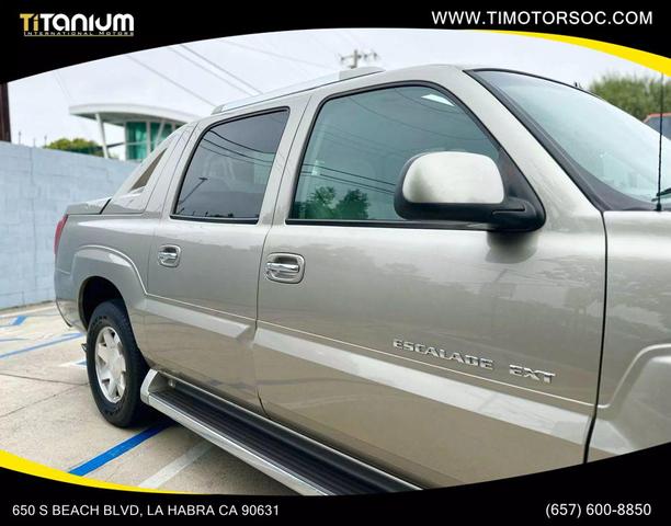 Photo of 2002 Silver Sand Cadillac Escalade EXT