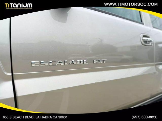 Photo of 2002 Silver Sand Cadillac Escalade EXT