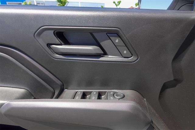 Photo of 2025 Summit White Chevrolet Colorado
