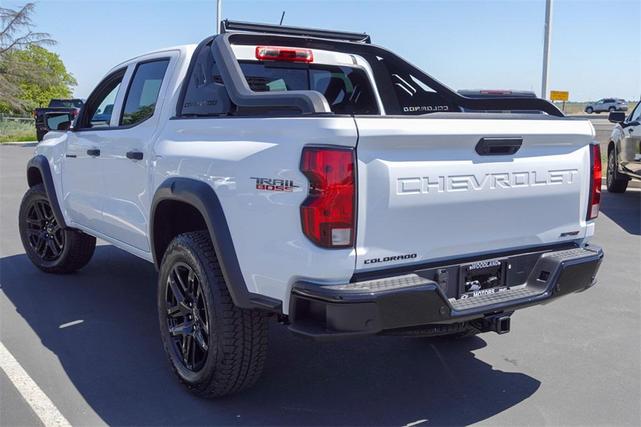 Photo of 2025 Summit White Chevrolet Colorado
