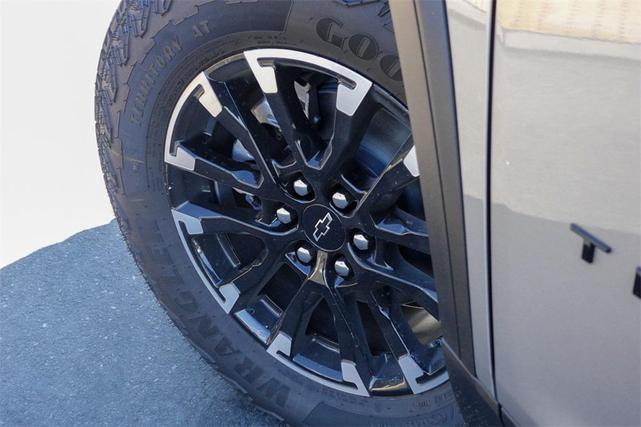 Photo of 2026 Sterling Gray Metallic Chevrolet Traverse