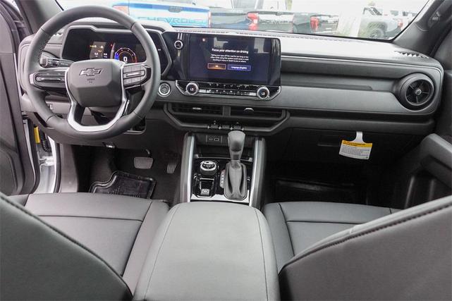 Photo of 2026 Summit White Chevrolet Colorado