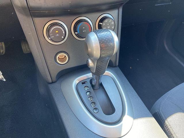 Photo of 2010 Gotham Gray Metallic Nissan Rogue