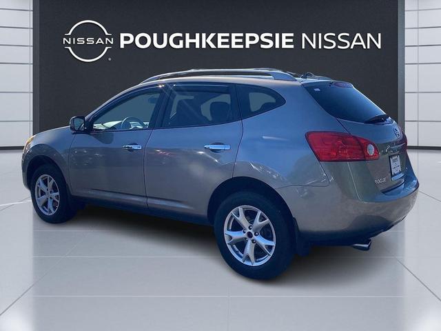 Photo of 2010 Gotham Gray Metallic Nissan Rogue