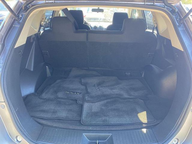 Photo of 2010 Gotham Gray Metallic Nissan Rogue