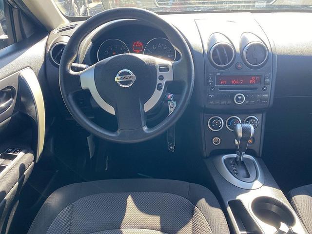 Photo of 2010 Gotham Gray Metallic Nissan Rogue
