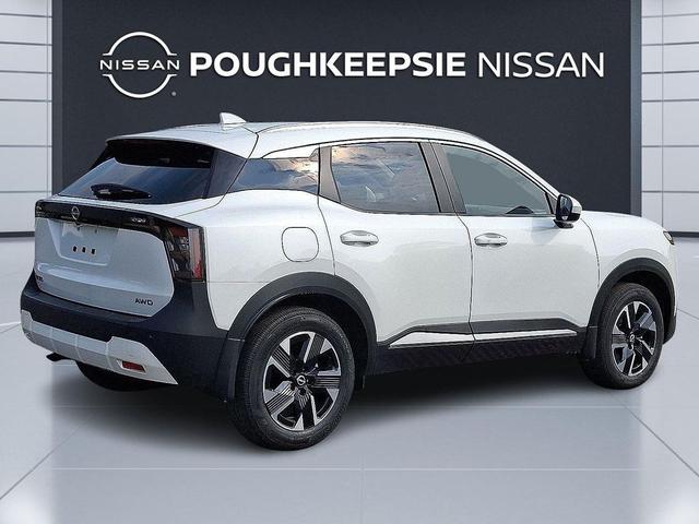 Photo of 2025 Aspen White Tricoat Nissan Kicks
