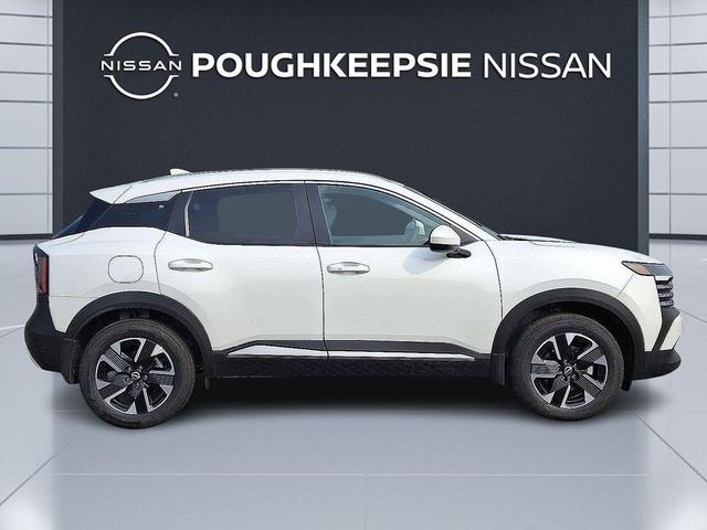 Photo of 2025 Aspen White Tricoat Nissan Kicks