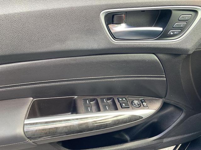 Photo of 2019 Modern Steel Metallic Acura TLX