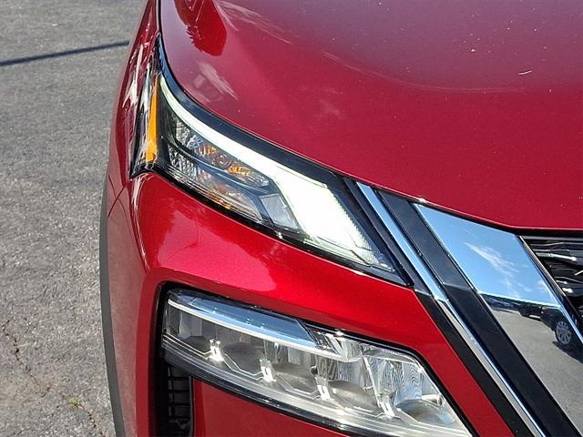 Photo of 2022 Scarlet Ember Tintcoat Nissan Rogue
