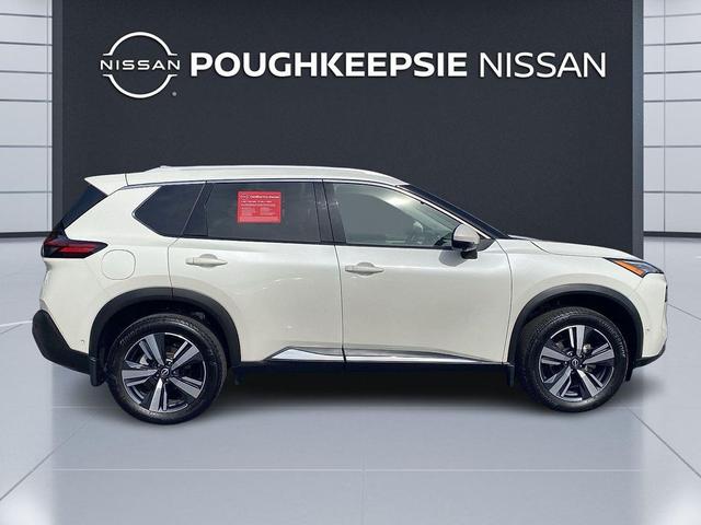 Photo of 2023 Pearl White Tricoat Nissan Rogue