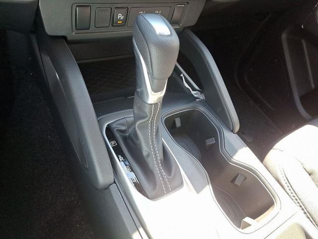Photo of 2025 Glacier White Nissan Frontier
