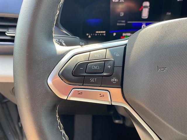 Photo of 2022 Pyrite Silver Metallic Volkswagen Taos