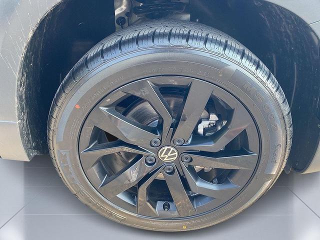 Photo of 2022 Pyrite Silver Metallic Volkswagen Taos