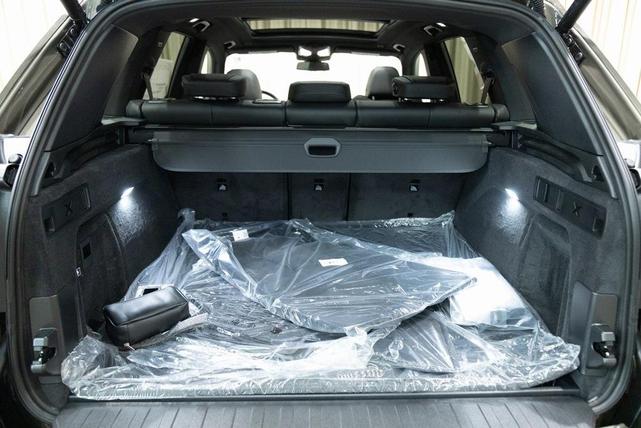 Photo of 2026 Green Metallic BMW X5