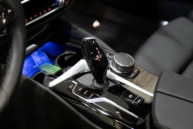 Photo of 2022 Jet Black BMW 530