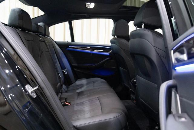 Photo of 2022 Jet Black BMW 530