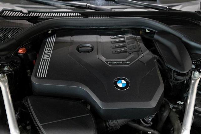 Photo of 2022 Jet Black BMW 530