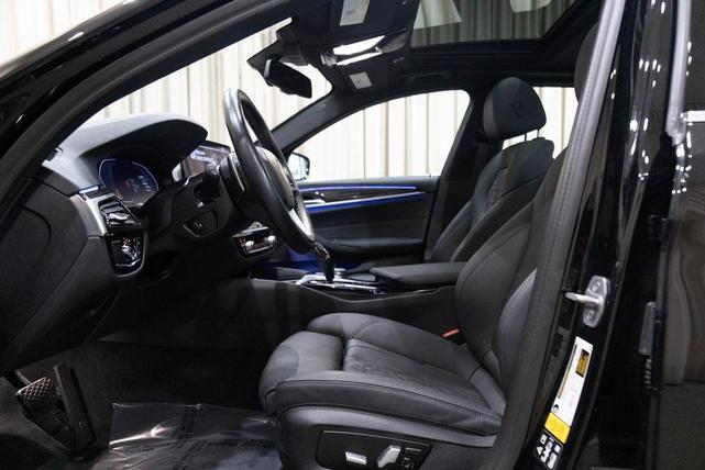 Photo of 2022 Jet Black BMW 530