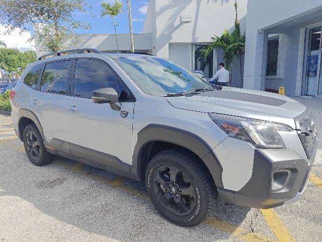 Photo of 2022 Ice Silver Metallic Subaru Forester