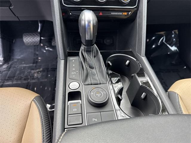 Photo of 2022 Deep Black Pearl Effect Volkswagen Atlas Cross Sport