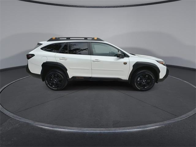 Photo of 2022 Crystal White Pearl Subaru Outback