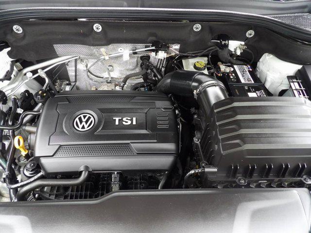 Photo of 2021 Pure White Volkswagen Atlas