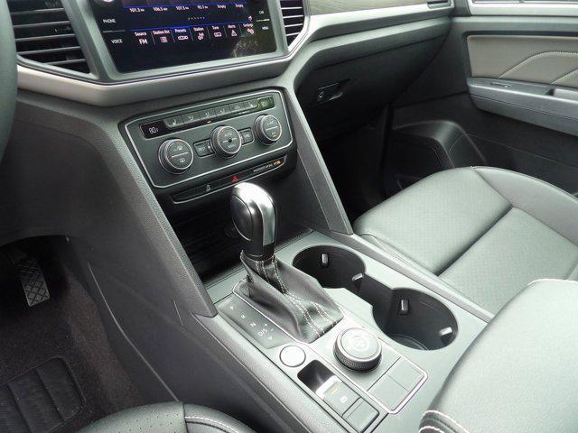 Photo of 2021 Pure White Volkswagen Atlas