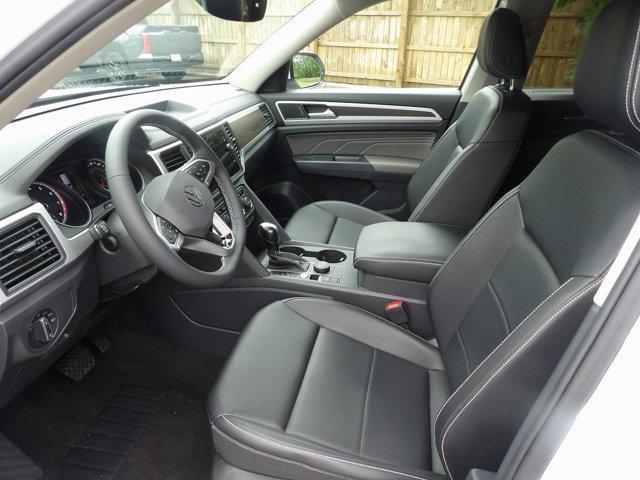 Photo of 2021 Pure White Volkswagen Atlas